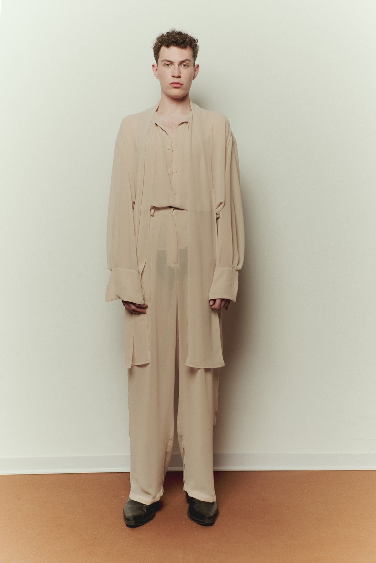 Girlfriend Shirt in Beige Georgette