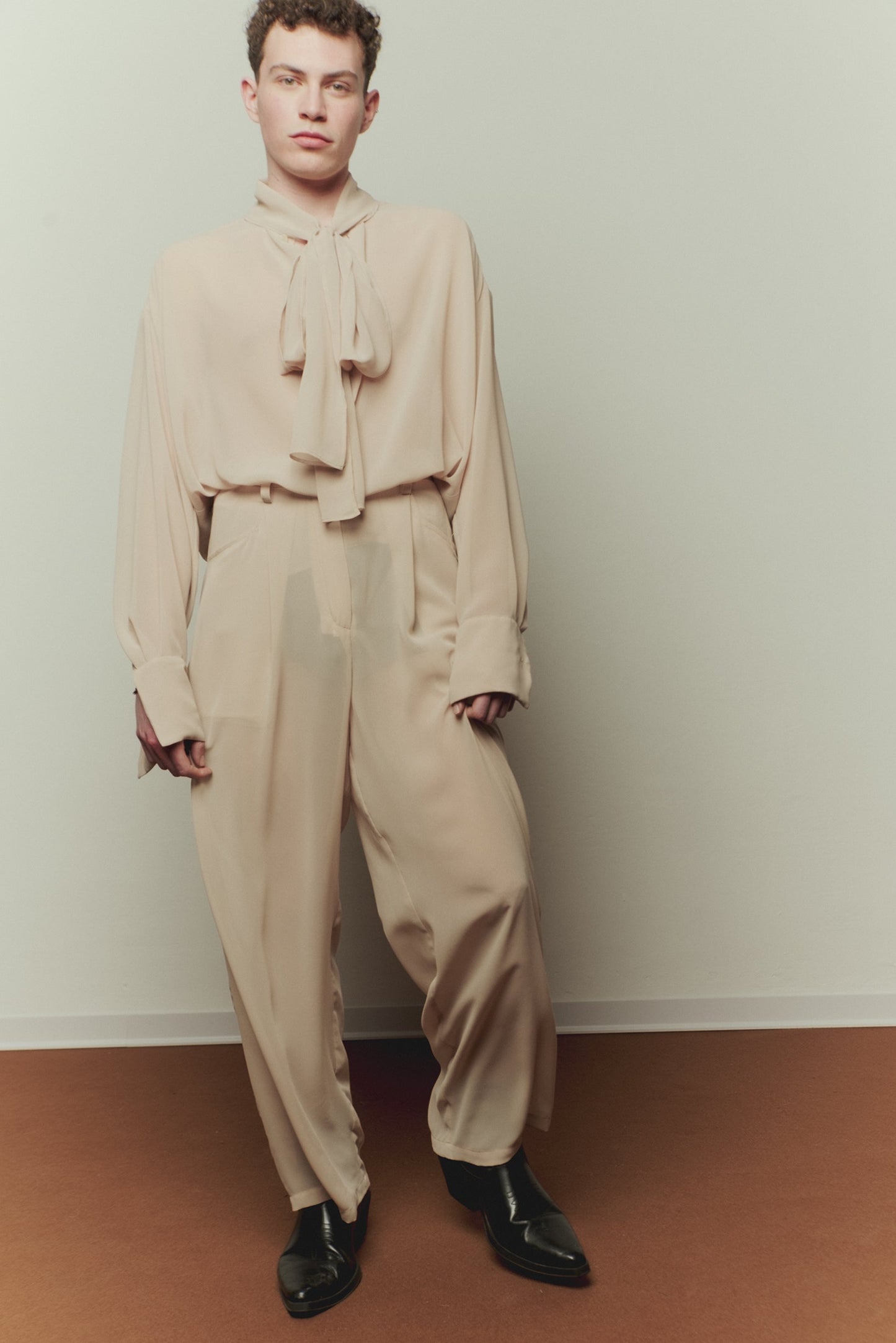 Girlfriend Shirt in Beige Georgette